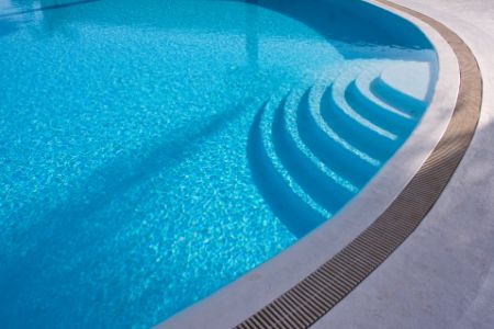 Signs It's Time for a Pool Pump and Motor Replacement
