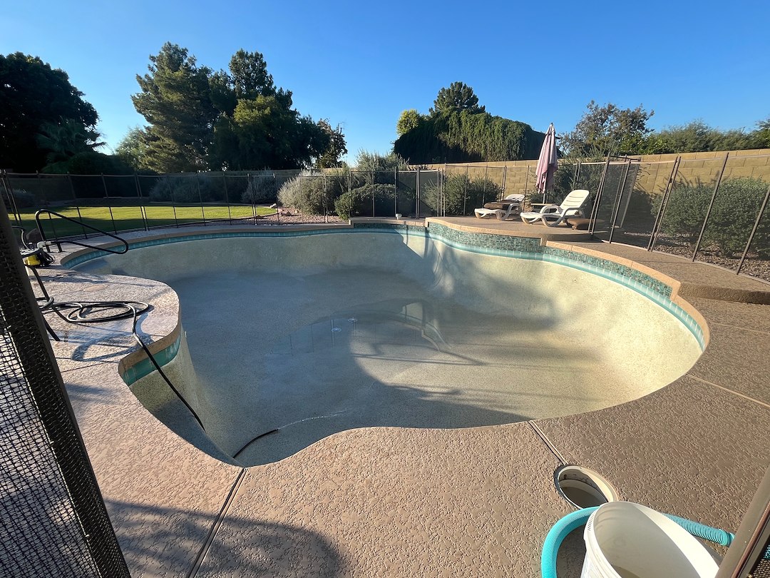 Gilbert Arizona green pool clean up and drain cover replacement 